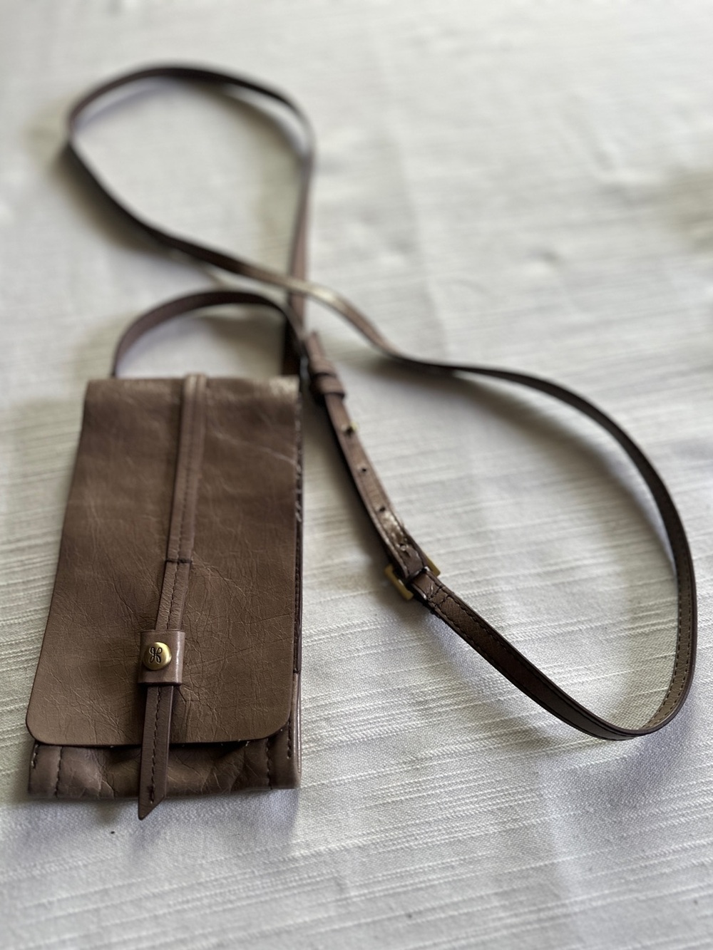 Hobo Token Taupe Leather Smartphone Crossbody Wallet Bag
